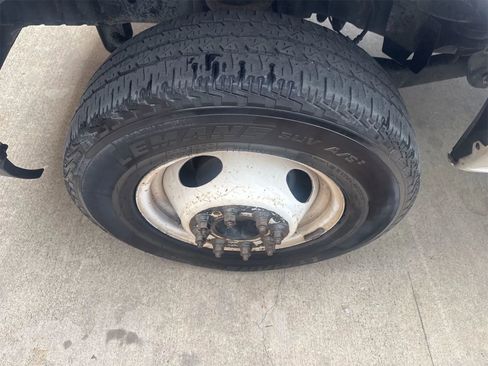 Used 2018 Ford E-350 and Econoline 350 Super Duty w/ Power Windows & Locks Group image 14