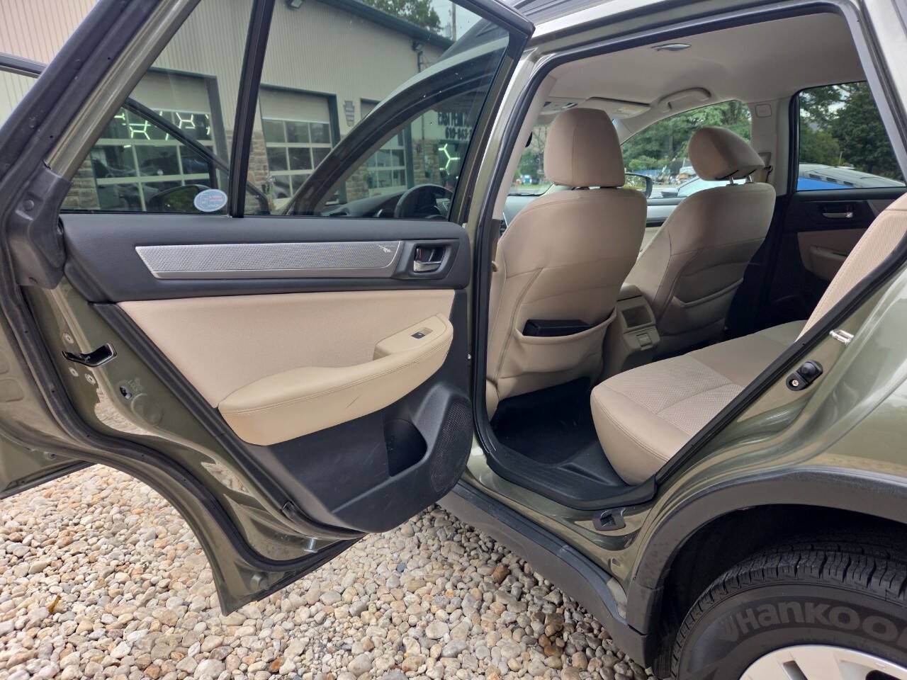 Used 2018 Subaru Outback 2.5i Premium AWD/4WD image 16