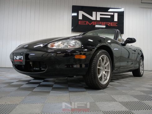 Used 1999 MAZDA MX-5 Miata RWD image 22