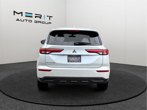 Used 2022 Mitsubishi Outlander ES AWD/4WD image 8