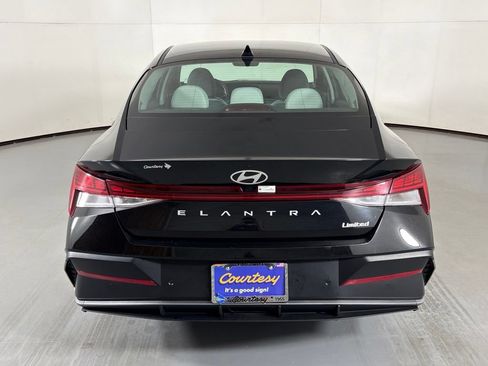 Used 2024 Hyundai Elantra Limited FWD image 7