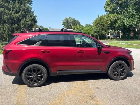 Used 2023 Kia Sorento SX AWD/4WD image 3