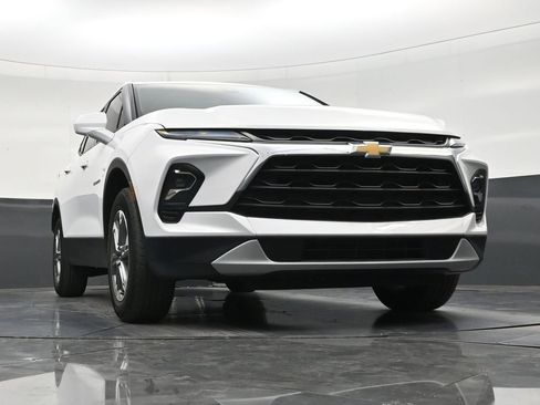 Used 2023 Chevrolet Blazer LT FWD image 26