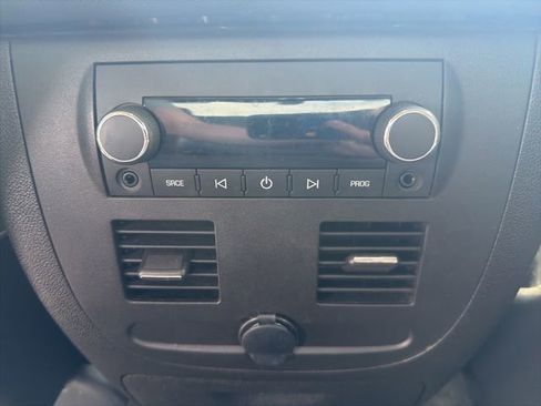 Used 2013 Chevrolet Avalanche LS w/ All-Star Edition AWD/4WD image 15