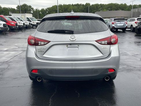 Used 2015 MAZDA MAZDA3 i Touring w/ Technology Package FWD image 4