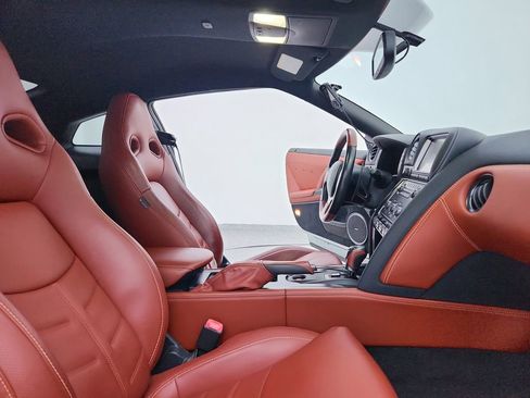 Used 2015 Nissan GT-R Premium image 33
