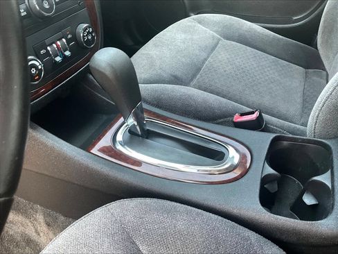 Used 2011 Chevrolet Impala LT FWD image 17