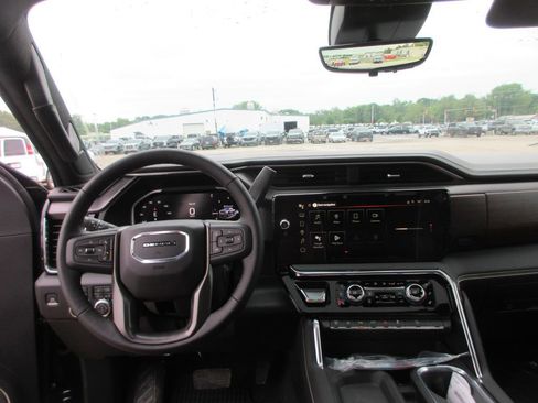 New 2026 GMC Sierra 2500 Denali Ultimate AWD/4WD image 17