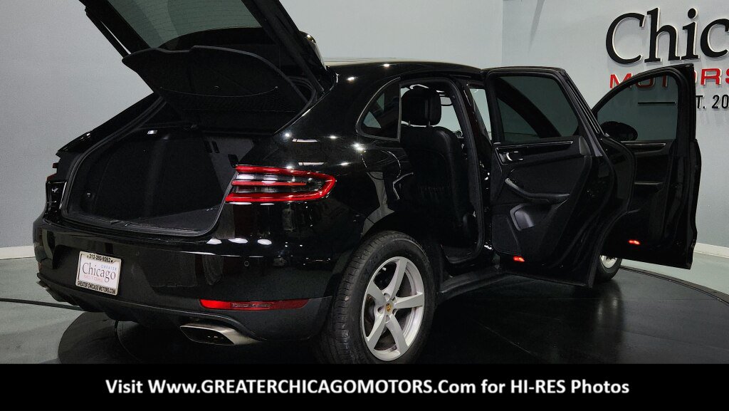 Used 2018 Porsche Macan AWD/4WD image 21