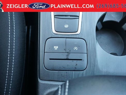 Used 2025 Ford Escape Active AWD/4WD image 19