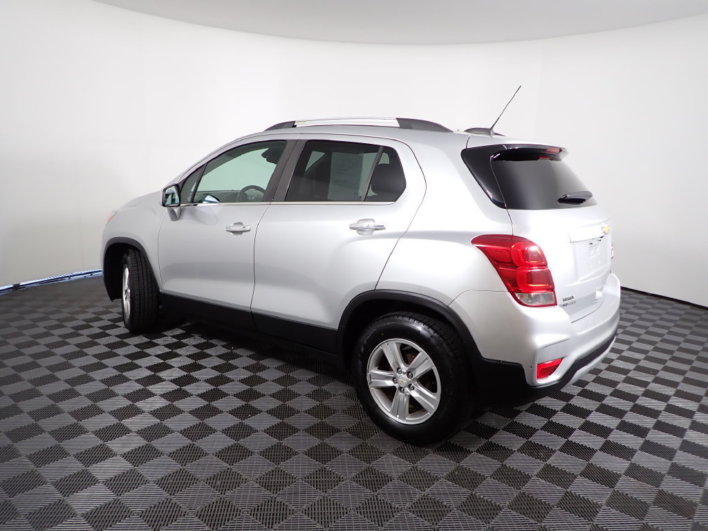 Used 2019 Chevrolet Trax LT w/ LT Convenience Package FWD image 7