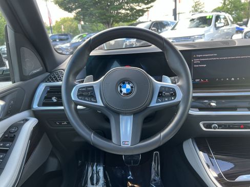 Used 2024 BMW X5 xDrive40i w/ M Sport Package AWD/4WD image 16