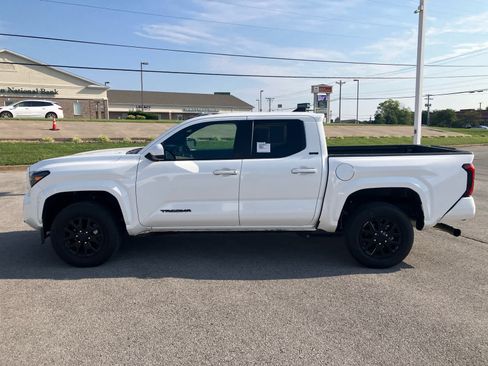 Certified 2026 Toyota Tacoma SR5 AWD/4WD image 6