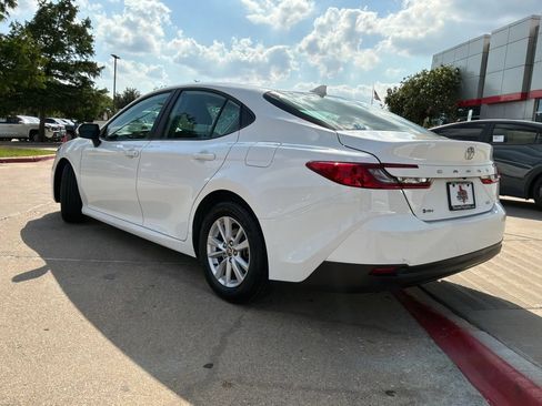 Used 2025 Toyota Camry LE FWD image 8