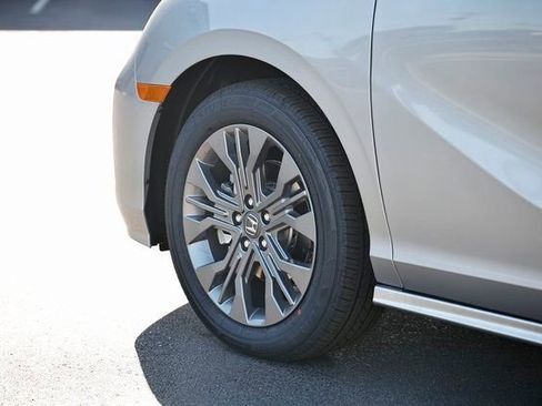 New 2026 Honda Odyssey Touring image 6