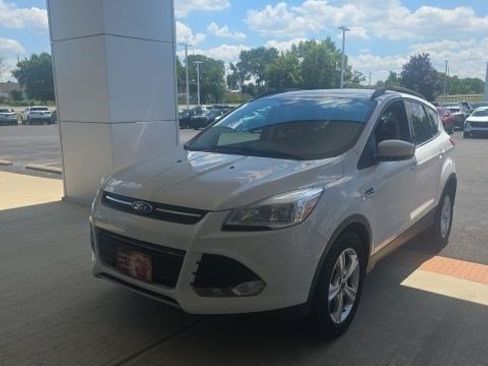 Used 2016 Ford Escape SE w/ Equipment Group 201A FWD image 1