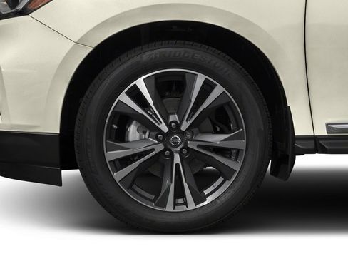 Used 2017 Nissan Pathfinder Platinum AWD/4WD image 15