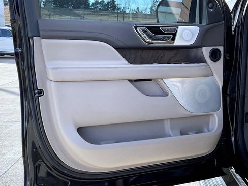 Certified 2023 Lincoln Navigator Reserve image 9