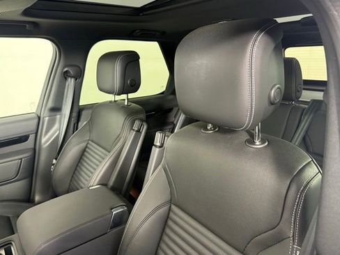 Certified 2025 Land Rover Discovery S AWD/4WD image 6