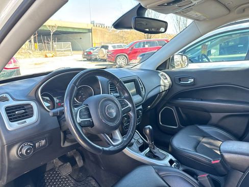 Used 2019 Jeep Compass Latitude w/ Cold Weather Group image 8