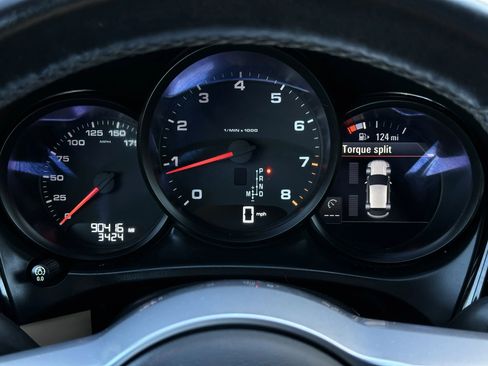 Used 2019 Porsche Macan image 33