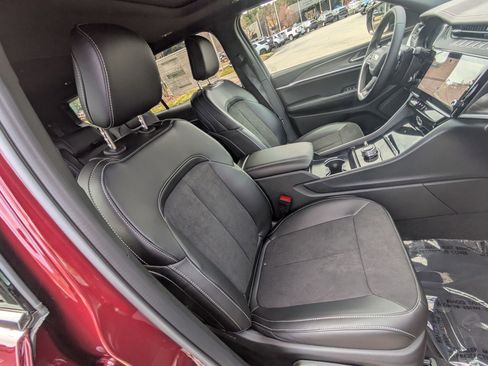 New 2026 Jeep Grand Cherokee L Laredo Altitude image 29