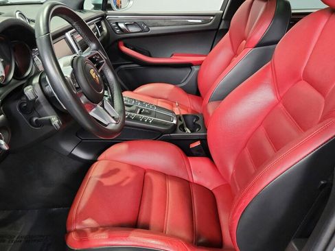 Used 2015 Porsche Macan Turbo image 24