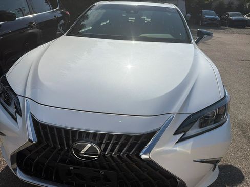 Used 2023 Lexus ES 250 w/ Premium Package AWD/4WD image 2