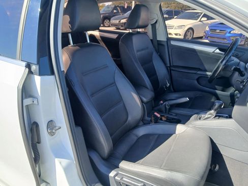 Used 2017 Volkswagen Jetta SE image 19