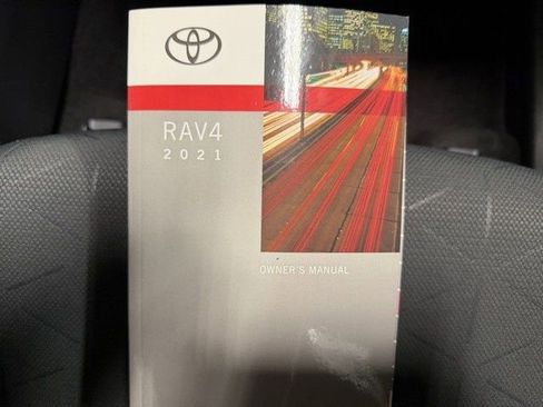 Used 2021 Toyota RAV4 XLE image 42