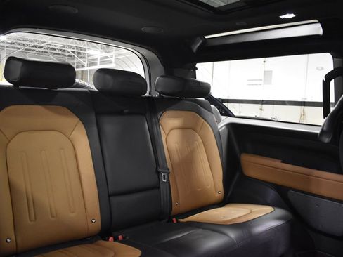 Used 2022 Land Rover Defender 90 X AWD/4WD image 36