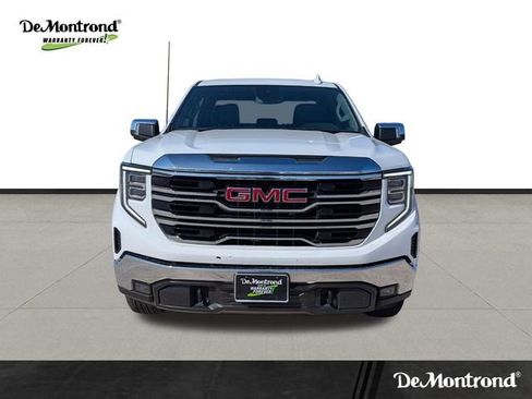 Used 2025 GMC Sierra 1500 SLT image 2
