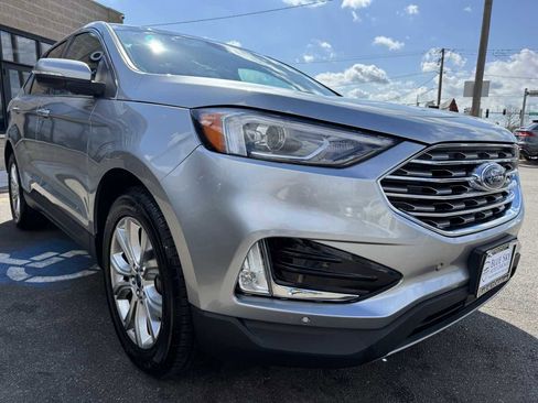 Used 2021 Ford Edge Titanium image 3