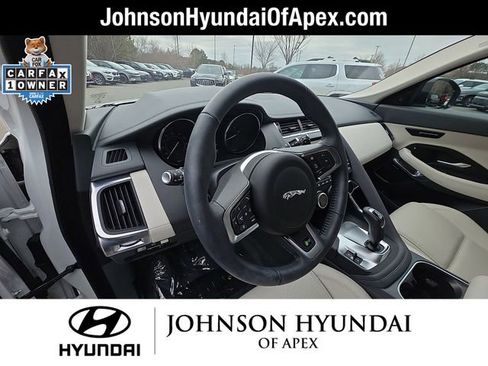 Used 2020 Jaguar E-PACE SE image 27