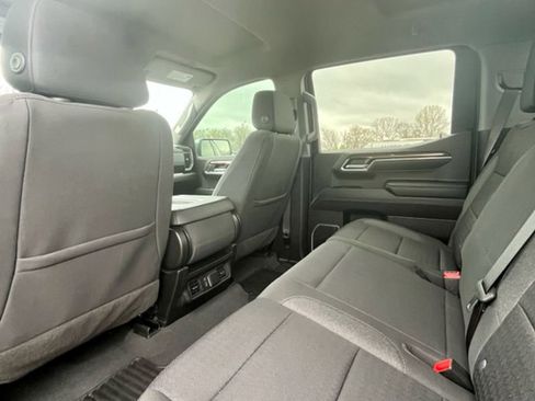 Used 2023 Chevrolet Silverado 1500 LT image 10
