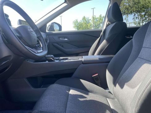 Used 2025 Nissan Rogue SV FWD image 15