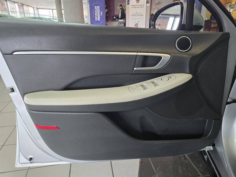 Used 2025 Hyundai Sonata SEL FWD image 7