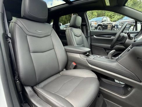Used 2025 Cadillac XT5 Premium Luxury w/ Technology Package AWD/4WD image 34