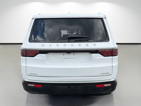 Used 2023 Jeep Wagoneer Series II AWD/4WD image 4