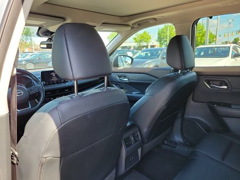 Used 2023 Nissan Rogue SV w/ SV Premium B Package FWD image 26