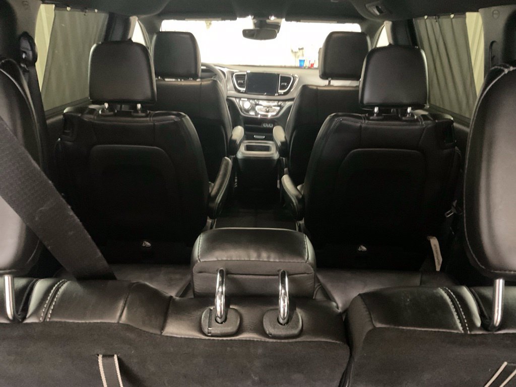 Used 2025 Chrysler Pacifica Select FWD image 25
