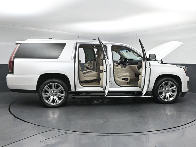 Used 2018 Cadillac Escalade ESV Premium Luxury AWD/4WD image 61