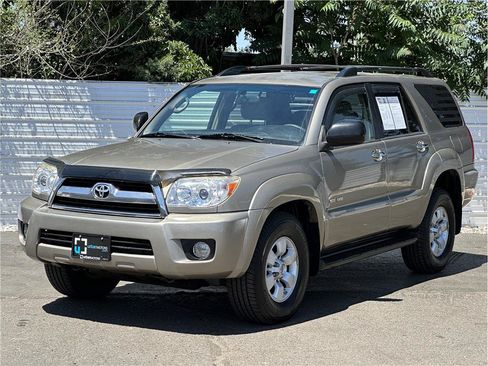 Used 2008 Toyota 4Runner SR5 AWD/4WD image 6