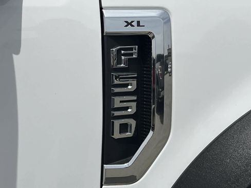 Used 2019 Ford F550 2WD Regular Cab Super Duty image 16