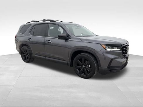 Used 2025 Honda Pilot Black Edition image 7