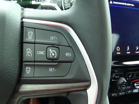 Used 2023 Jeep Grand Cherokee 4WD 4xe image 25