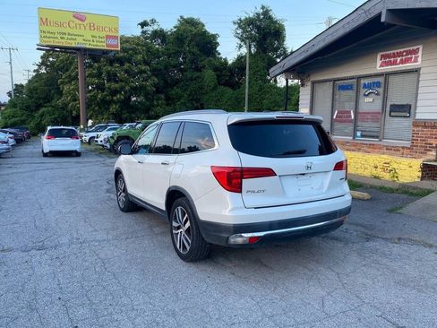 Used 2018 Honda Pilot Touring image 3