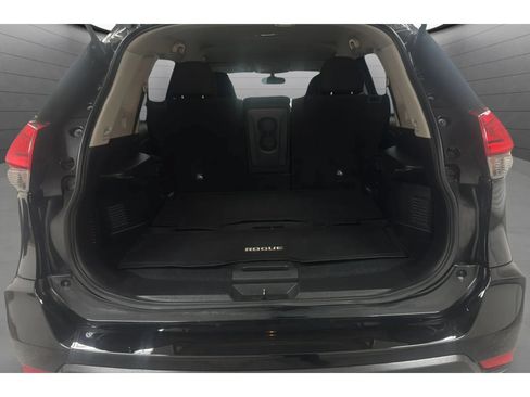 Used 2017 Nissan Rogue S FWD image 19