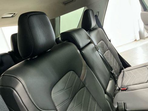 Used 2024 Nissan Pathfinder Platinum w/ Cargo Package image 32