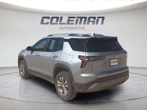 Used 2025 Chevrolet Equinox LT w/ Convenience Package II FWD image 3